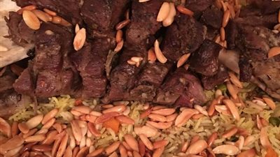 الأوزي مع ضلع الخروف.. المقادير وطريقة التحضير