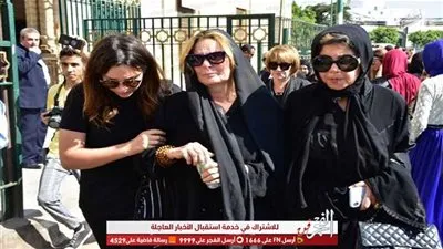 د. نصيف قزمان والكاتب الصحفي عادل حمودة ينعيان والدة النجمة يسرا