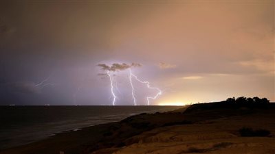 صواعق البرق تقتل 51 شخصا على الأقل في الهند