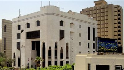 هل تصل الصدقة للمتوفى؟.. دار الإفتاء تجيب