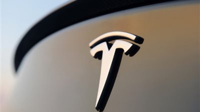 قريبا.. سيارات تسلا سيمكنها تشغيل نتفلكس ويوتيوب