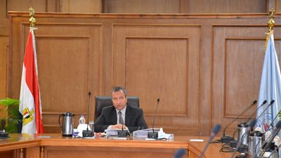 جامعة السويس تستعد  لدخول مسابقة أفضل جامعة (صور)