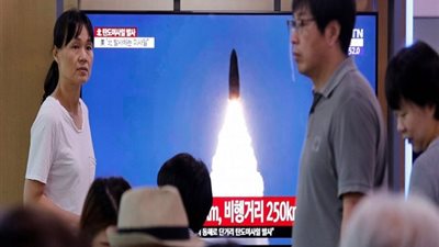 كوريا الشمالية تختبر نظام إطلاق الصواريخ الجديد