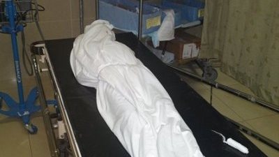 الطب الشرعي يفحص جثة طالب عثر عليها معلقة بعامود إنارة في ببني سويف