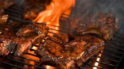 قبل عيد الأضحى.. تعرفي على أسرع طريقة لتحضير اللحم المشوي