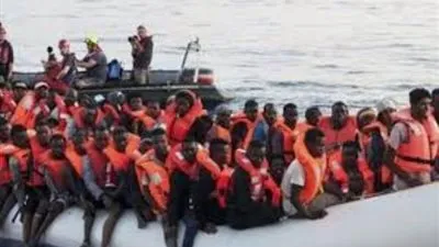 وصول المهاجرين الذين تم إنقاذهم إلى مالطا بعد التدخل الألماني