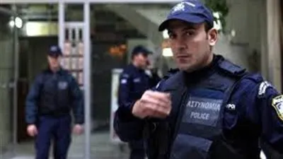 السلطات اليونانية تبحث عن امرأة بريطانية مفقودة في جزيرة إيكاريا 