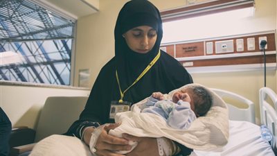 أول حالة ولادة لحاجة أفغانية تنجب ذكرا أسمته 