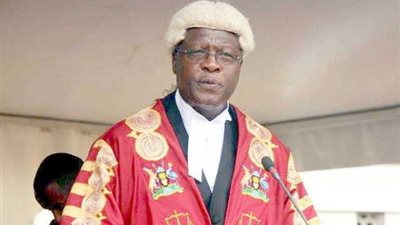 أوغندا تحقق في مزاعم الفساد في القضاء