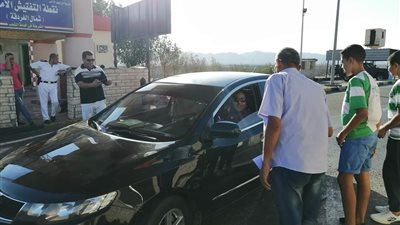 بالورود وبديل أكياس البلاستيك.. الغردقة ترحب بزوارها في عيد الأضحى (صور)