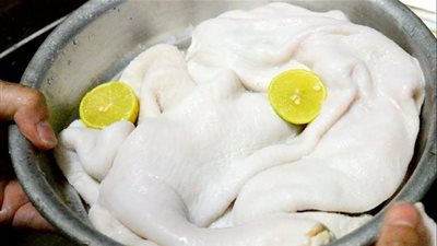 بعد ذبح الأضحية| بمكونات منزلية بسيطة.. تعرفي على طريقة تنظيف 