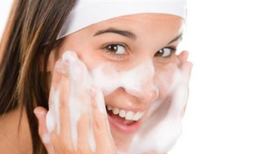 خطوات تنظيف البشرة في العيد بكل سهولة (فيديو)