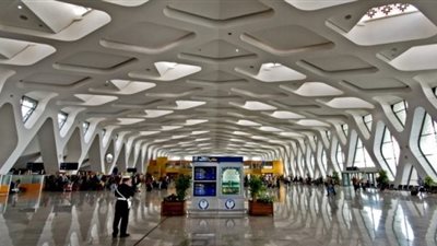 إلغاء جميع رحلات الطيران القادمة والمغادرة من مطار هونج كونج   