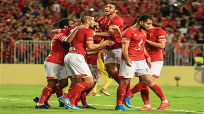 خطوة مفاجئة من لاسارتي بشأن نجم الأهلي 