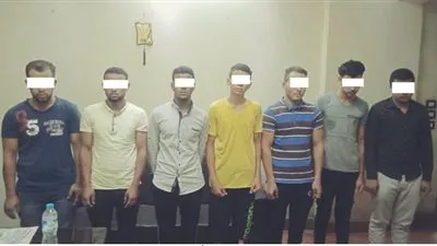 تراشقوا بالحجارة على الرصيف.. ضبط 7 تسببوا في وفاة راكب داخل قطار بالمنيا