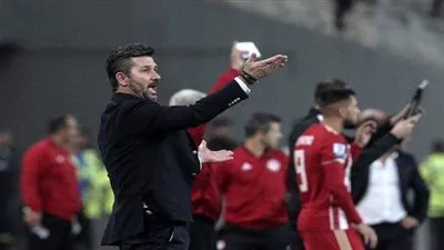 مارينوس أوزونيديس المرشح للزمالك.. سقطات متتالية لرجل الموسم الأول