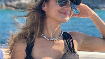 نيللي كريم تغازل جمهورها بـ