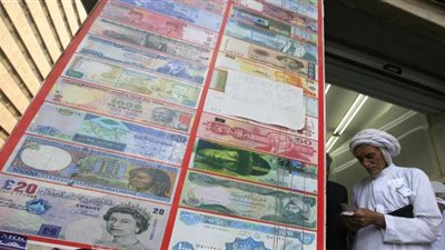 خبراء : موسم الحج وراء قوة سوق الصرافة وتوافر السيولة الضخمة بالسعودية 