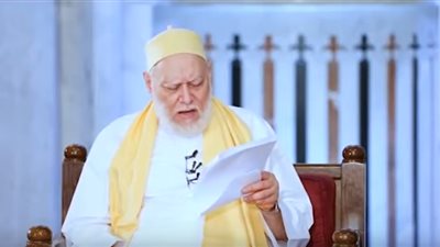 متصل يوجه سؤالا لـ على جمعة.. والأخير: 