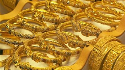 سعر الذهب ينخفض بفعل قوة الدولار والأسهم