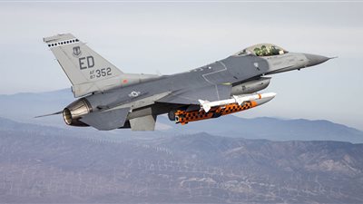 ترامب يؤكد عزمه بيع مقاتلات 