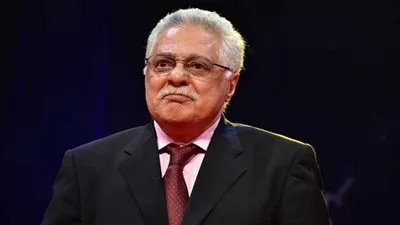 توفيق عبد الحميد يجهش بالبكاء خلال تكريمه بالمهرجان القومي للمسرح