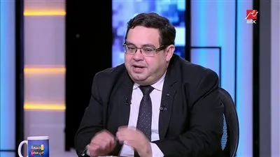 خبير اقتصادي يوضح خطورة إطلاق فيس بوك عملة إلكترونية على الاقتصاد العالمى 