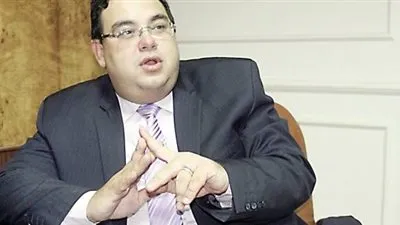 محسن عادل :  خفض أسعار الفائدة لا يؤثر على استثمارات الأجانب 