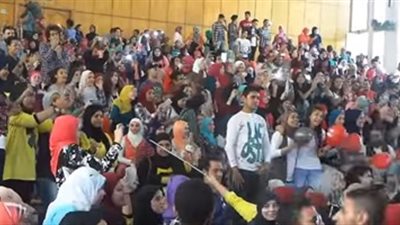 فيديو كارثي.. وصلة رقص خلال درس خصوصي بمركز تعليمي