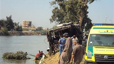 تفاصيل مصرع وإصابة ٥ في حادث انقلاب سيارة علي طريق جمصة الساحلي 