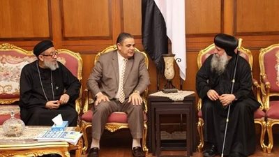 رئيس جامعة كفر الشيخ يستقبل وفد من الكنيسة لتهنئته بالمنصب الجديد