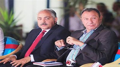 عاجل.. مكالمة الخطيب تقرب مدرب باريس السابق من قيادة الأهلي 