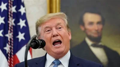 أول تعليق من ترامب على الحضور المفاجئ لظريف إلى قمة السبع 