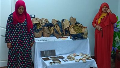 أمن أسوان يضبط أربعة أسلحة ٣ وكيلو بانجو و٦٣٧ أقراص مخدرة و٣٢٥ جرام أفيون