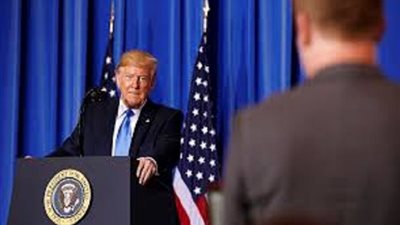 دبلوماسيون يحثون ترامب على تحقيق سيادة القانون في بولندا 