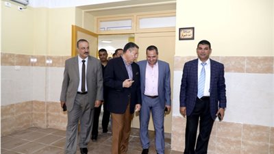 استعدادا لافتتاحها.. محافظ بني سويف ورئيس الأبنية التعليمية يتفقدان مدرسة المتفوقين (صور)