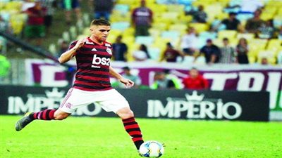 فلامنجو يجبر الهلال على اختيار بديل 