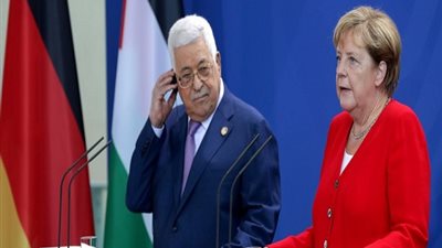 المستشارة الألمانية تلتقي الرئيس الفلسطيني في برلين