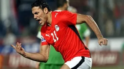  تطورات إصابة عمرو زكي.. ورسائل ودعوات الملايين مع البلدوزر