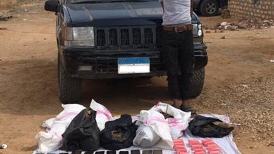 ضبط عنصر إجرامي بحوزته 53 طربة حشيش وبندقية في السويس