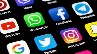 دراسة تؤكد: وسائل التواصل الاجتماعي تزيد الشعور بالاكتئاب 