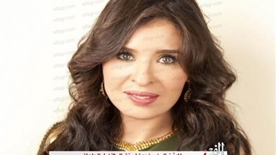 ببدلة رقص بأربطة.. دينا في وصلة رقص بالساحل الشمالي