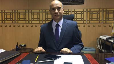 ضبط نجار مسلح يتاجر في الآثار على 