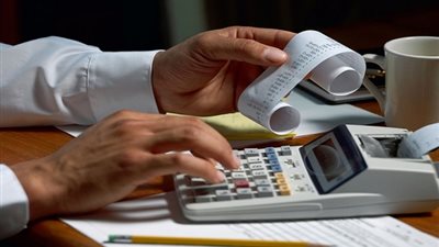 عصام محمد: بعض المحلات تحصل 