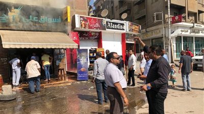 حريق يلتهم سوبر ماركت في طلخا.. و٤ سيارات إطفاء للسيطرة عليه (صور)