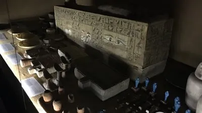 مقبرة كاملة في فاترينة.. أحد روائع متحف طنطا (صور)