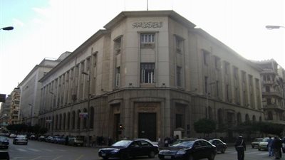 بعد ربط الدولار الجمركي بأسعار البنك المركزي كيفية حسابة في أيام الأجازات داخل الجمارك المصرية؟