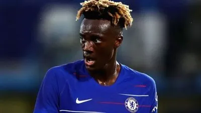 تامي أبراهام يتألق ويسجل هدفين في مرمى شيفيلد يونايتد بالدوري الإنجليزي