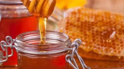 تعرف على فوائد العسل للجسم والوجه.. أبرزها أقنعة العسل للوجه