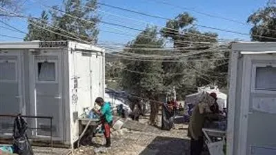 نقل 1500 لاجئ إلى البر الرئيسي اليوناني